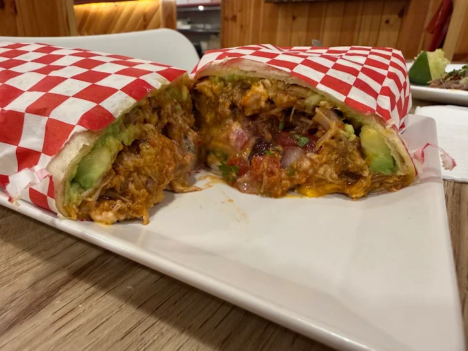 Burrito Sabanero especialidad de La Reina del Taco en Picassent